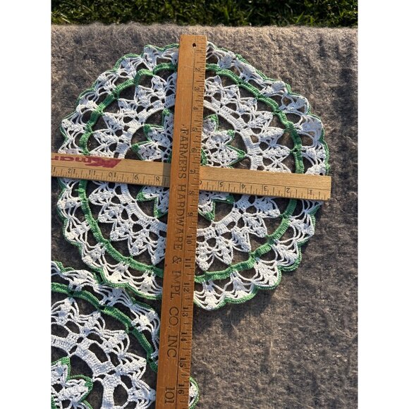 Vtg  Hand-Crocheted White & Green Doily Set Granny Core Cottage Core Set of 4 - Picture 5 of 8